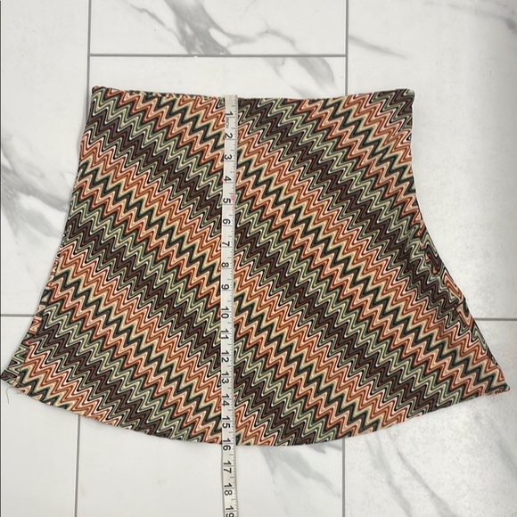 Forever 21 Multicolor Zigzag Patterned Women's Skirt Size M - Picture 8 of 8